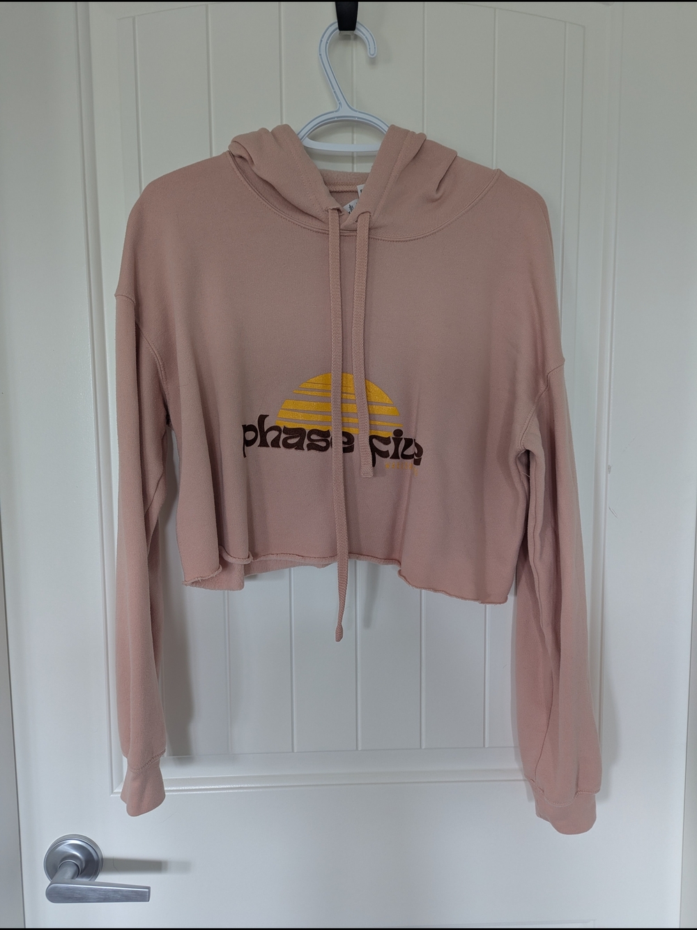 Cropped Dusty Rose Hoodie with Sun Graphic